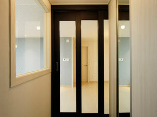 인창동 래미안 33py, Design Daroom 디자인다룸 Design Daroom 디자인다룸 Modern Corridor, Hallway and Staircase