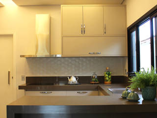 Cozinha , Arquiteta Bianca Monteiro Arquiteta Bianca Monteiro Small kitchens Quartz