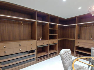 Closet, Carpintaria da Vila by WT Carpintaria da Vila by WT