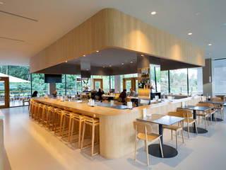 Hotel Arima, Zuhaizki Zuhaizki Modern dining room Solid Wood Multicolored