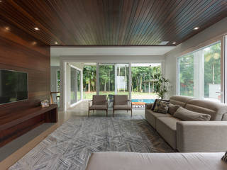 Integração com área externa é destaque em projeto arquitetônico, Espaço do Traço arquitetura Espaço do Traço arquitetura Modern living room