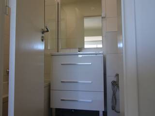 Apartamento T3 Ajuda, EU LISBOA EU LISBOA Minimalist bathroom