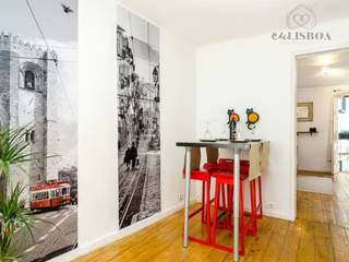 Apartamento T1 + 1 Santa Maria Maior, EU LISBOA EU LISBOA モダンデザインの ダイニング