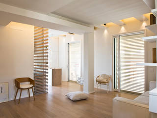 Bianche Geometrie, ACRIVOULIS architettura + interior design ACRIVOULIS architettura + interior design Modern living room