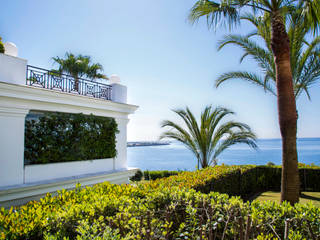 Ejecución de Jardines · Urbanización Doncella Beach (Estepona), La Menara | Estudio de Paisajismo y Jardinería La Menara | Estudio de Paisajismo y Jardinería Modern garden