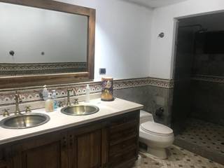 FINCA PARA VENTA , MORELIA RISARALDA, CIENTO ONCE INMOBILIARIA CIENTO ONCE INMOBILIARIA Rustic style bathroom