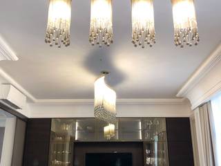 Design chandeliers for kitchen and living room in a flat in Moscow., MULTIFORME® lighting MULTIFORME® lighting Klassische Esszimmer