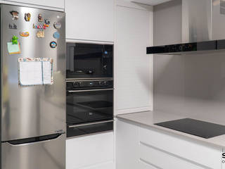 Cocina Blanca encimera de cocina Silestone kensho , Suarco Suarco Cocinas pequeñas