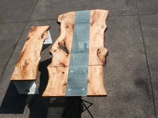 Baumtisch Massivholztisch Live Edge Table mit Baumkante, Stammstark Stammstark 餐廳 木頭 Wood effect