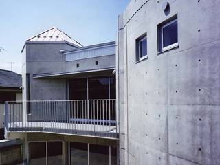 西川口キリスト教会, 西島正樹／プライム一級建築士事務所 西島正樹／プライム一級建築士事務所 Espacios comerciales Gris