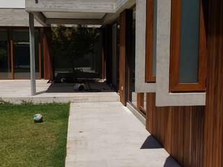 Remodelación Casa Las Encinas, Comuna de Vitacura, Santiago, Constructora CYB Spa Constructora CYB Spa منزل خشبي