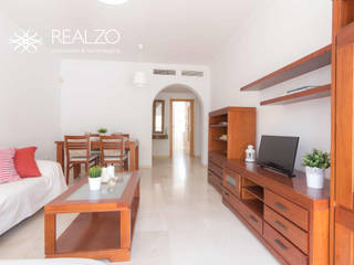 Home Staging en Residencial Privado, Realzo Realzo Ruang Keluarga Gaya Mediteran