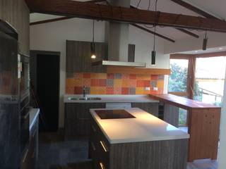 Diseño y Construcción de Cocinas, Latitud Sur Latitud Sur Built-in kitchens MDF Wood effect