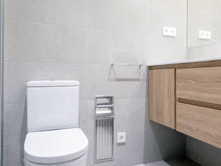 Reforma de cuarto de baño en calle Mallorca de Barcelona , Grupo Inventia Grupo Inventia Moderne Badezimmer Keramik