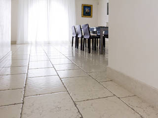 Collezione Anticati d'Autore, pavimenti in pietra Naturale lavorata a mano, Viel Emozioine Pietra Viel Emozioine Pietra Mediterranean style dining room Marble