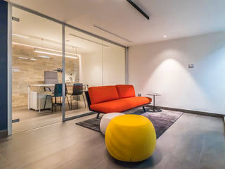 OFICINA DGLA LECHERIA, Design Group Latinamerica Design Group Latinamerica Modern Study Room and Home Office