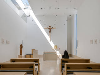 Klasztor Sióstr Franciszkanek , PORT pracownia i studio architektury PORT pracownia i studio architektury Espaços de restauração minimalistas