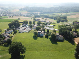 Sofortmassahmen Burghof, Dielsdorf, mmarch gmbh - Mader Marti Architektur ETH SIA mmarch gmbh - Mader Marti Architektur ETH SIA Casas do campo e fazendas Concreto