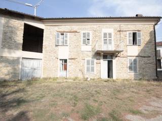 Ristrutturazione di un casale nelle colline del Monferrato, Vivere lo Stile Vivere lo Stile Rustic style house