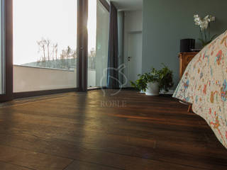 Opalana podłoga dębowa w sypialni, Roble Roble Cuartos de estilo ecléctico Madera Acabado en madera