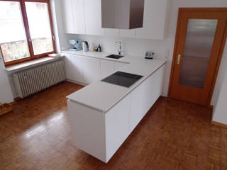 Umgestaltung/Renovierung/Sanierung eines Bungalow Privathauses, DESIGNFIRM DESIGNFIRM Built-in kitchens Quartz