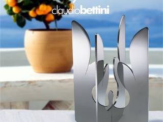 Centrotavola moderno e Soprammobile elegante: Modern centerpiece, Claudio Bettini Claudio Bettini Living room Iron/Steel