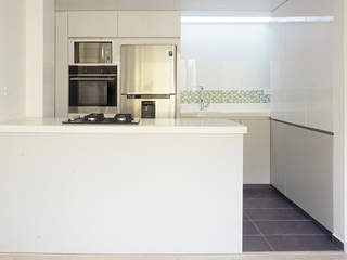 Remodelación Apartamento , TikTAK ARQUITECTOS TikTAK ARQUITECTOS Built-in kitchens