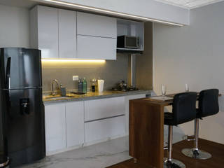 Apartamento 201, TikTAK ARQUITECTOS TikTAK ARQUITECTOS Dapur kecil Chipboard