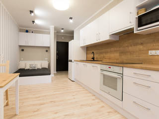 Studio u podnóża gór, in2home in2home Nowoczesna kuchnia Kompozyt drewna i tworzywa sztucznego Biały