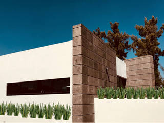 CASA ATLIXCO, RARQ RARQ Minimalist houses