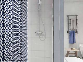 Płytki pod prysznic, Cerames Cerames クラシックスタイルの お風呂・バスルーム