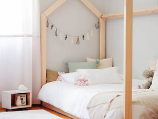 Quarto de menina , YS PROJECT DESIGN YS PROJECT DESIGN Recámaras infantiles escandinavos Madera Acabado en madera