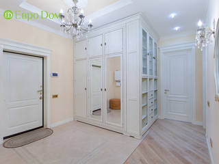 Ремонт трехкомнатной квартиры 130 кв. м в классическом стиле, ЕвроДом ЕвроДом Classic style corridor, hallway and stairs