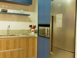 Geminada Charmosa, Isa Ramoni Arquitetura Isa Ramoni Arquitetura Small kitchens Stone