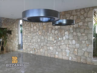 PEDRA MOLEDO BRANCA PARA REVESTIMENTO., Bizzarri Pedras Bizzarri Pedras Modern walls & floors Stone