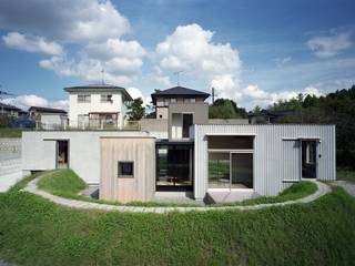 散歩道でつながる平屋/House in Higashi-hiroshima, 藤原・室 建築設計事務所 藤原・室 建築設計事務所 Modern Houses