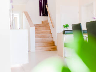 Modernes Esszimmer mit Lederbank und Holztisch ausziehbar, T-raumKONZEPT - Interior Design im Raum Nürnberg T-raumKONZEPT - Interior Design im Raum Nürnberg Escalier Bois Marron