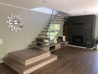 Schwebende Treppe mit Glasgeländer und Stufen aus Holz, Siller Treppen, Siller Treppen/Stairs/Scale Siller Treppen/Stairs/Scale Trap Glas