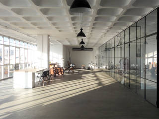 Cowork LAB — Marvila, Lisboa, FMO ARCHITECTURE FMO ARCHITECTURE Ruang Studi/Kantor Gaya Industrial