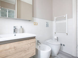 Ristrutturazione appartamento a Chioggia, Venezia, Facile Ristrutturare Facile Ristrutturare Modern Banyo