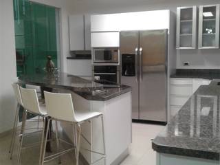 Remodelación de cocina, vuolo.arteydiseño vuolo.arteydiseño 주방 설비 엔지니어드 우드 투명