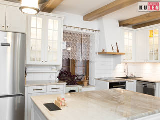 Klasyczna drewniana kuchnia, Zakład Stolarski Kulenty Zakład Stolarski Kulenty Classic style kitchen Wood Wood effect