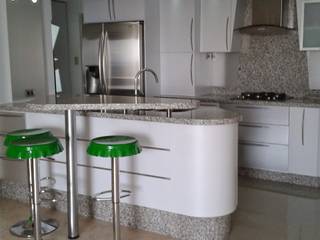 Remodelación-cocina de concepto abierto, vuolo.arteydiseño vuolo.arteydiseño 주방 설비 엔지니어드 우드 투명