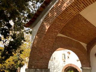 Abóbadas e arcos em tijolo de burro, Estilos Rústicos Estilos Rústicos Antejardines Ladrillos