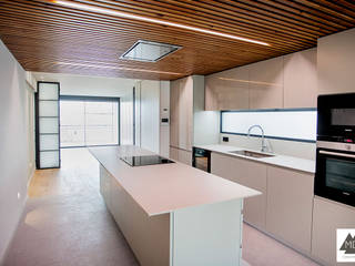 Reforma integral Hernán Cortés- Valencia, MDF CONSTRUCCION MDF CONSTRUCCION Modern kitchen