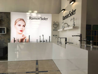 Espacios RS Space Premium para Ramon Soler, BARASONA Diseño y Comunicacion BARASONA Diseño y Comunicacion 商业空间