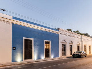Casa Diáfana, Taller Estilo Arquitectura Taller Estilo Arquitectura コロニアルな 家 コンクリート 青色