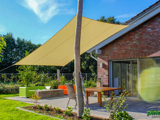 Sonnensegel mit Robinienpfosten, Pina GmbH - Sonnensegel Design Pina GmbH - Sonnensegel Design Modern garden