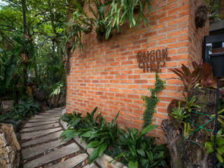 Saigon Fire, Parrilla Vietnamita Callejera, Blaster Diseño Blaster Diseño Commercial spaces Bricks