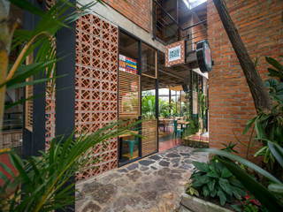 Saigon Fire, Parrilla Vietnamita Callejera, Blaster Diseño Blaster Diseño Commercial spaces Bricks